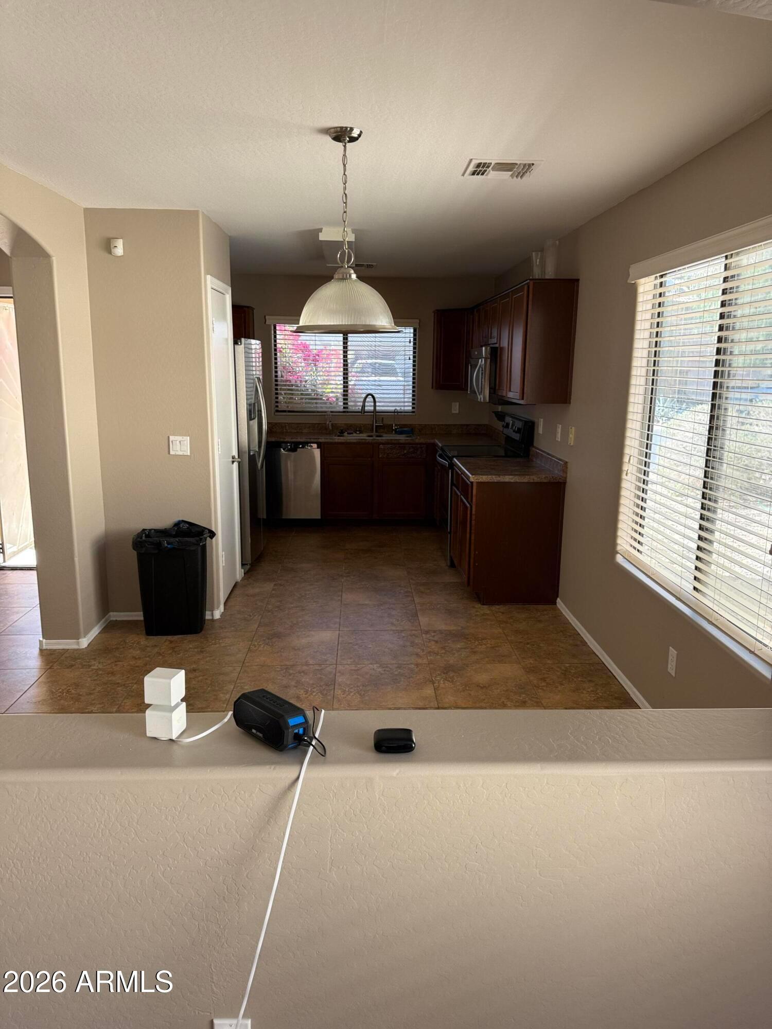 816 W Mid Way Street