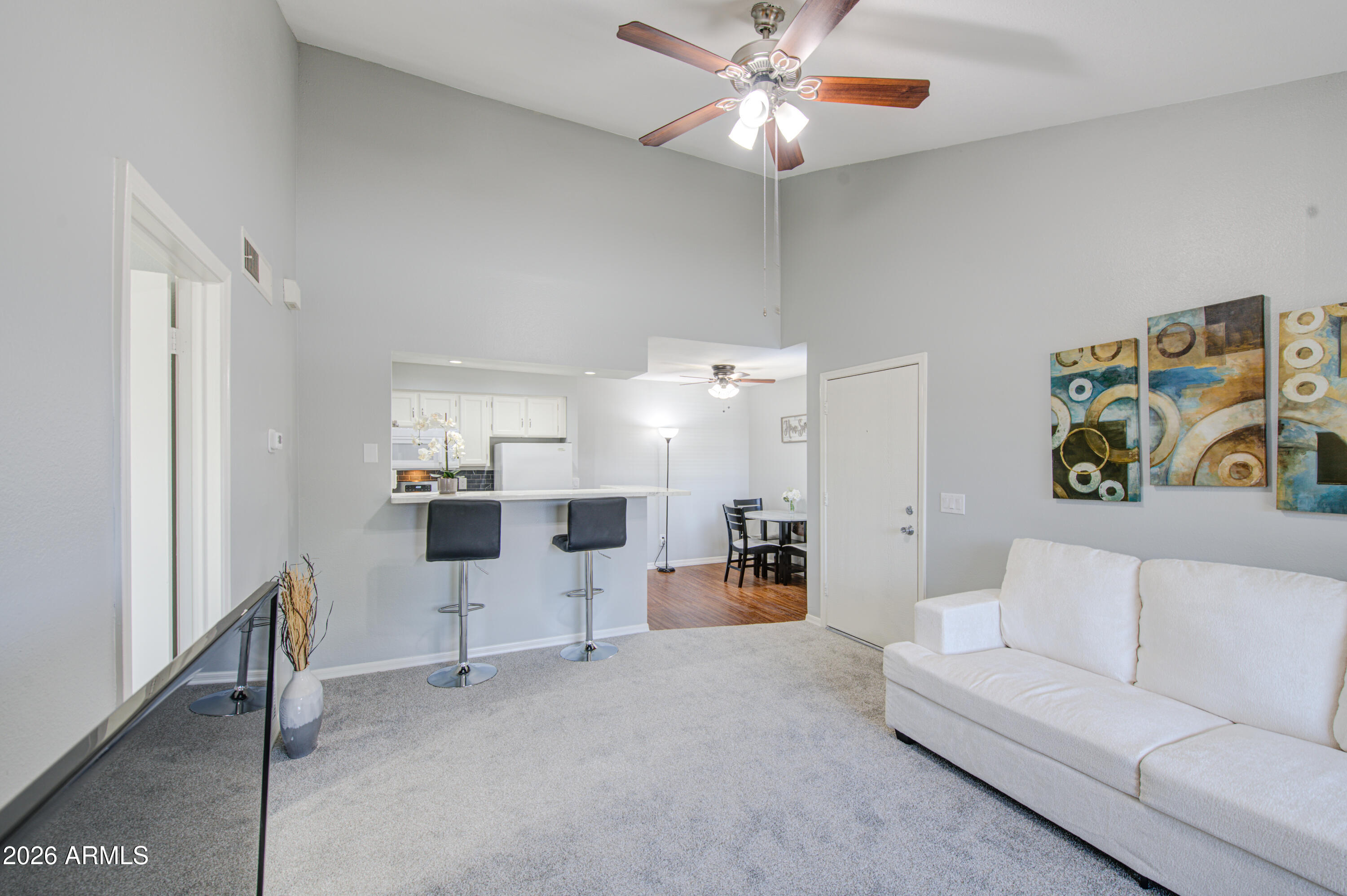 533 W GUADALUPE Road 2032