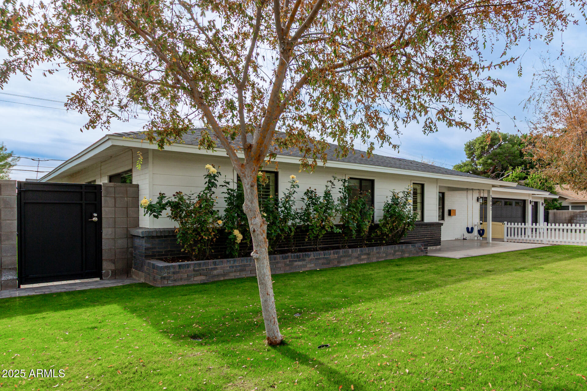 5001 E MITCHELL Drive