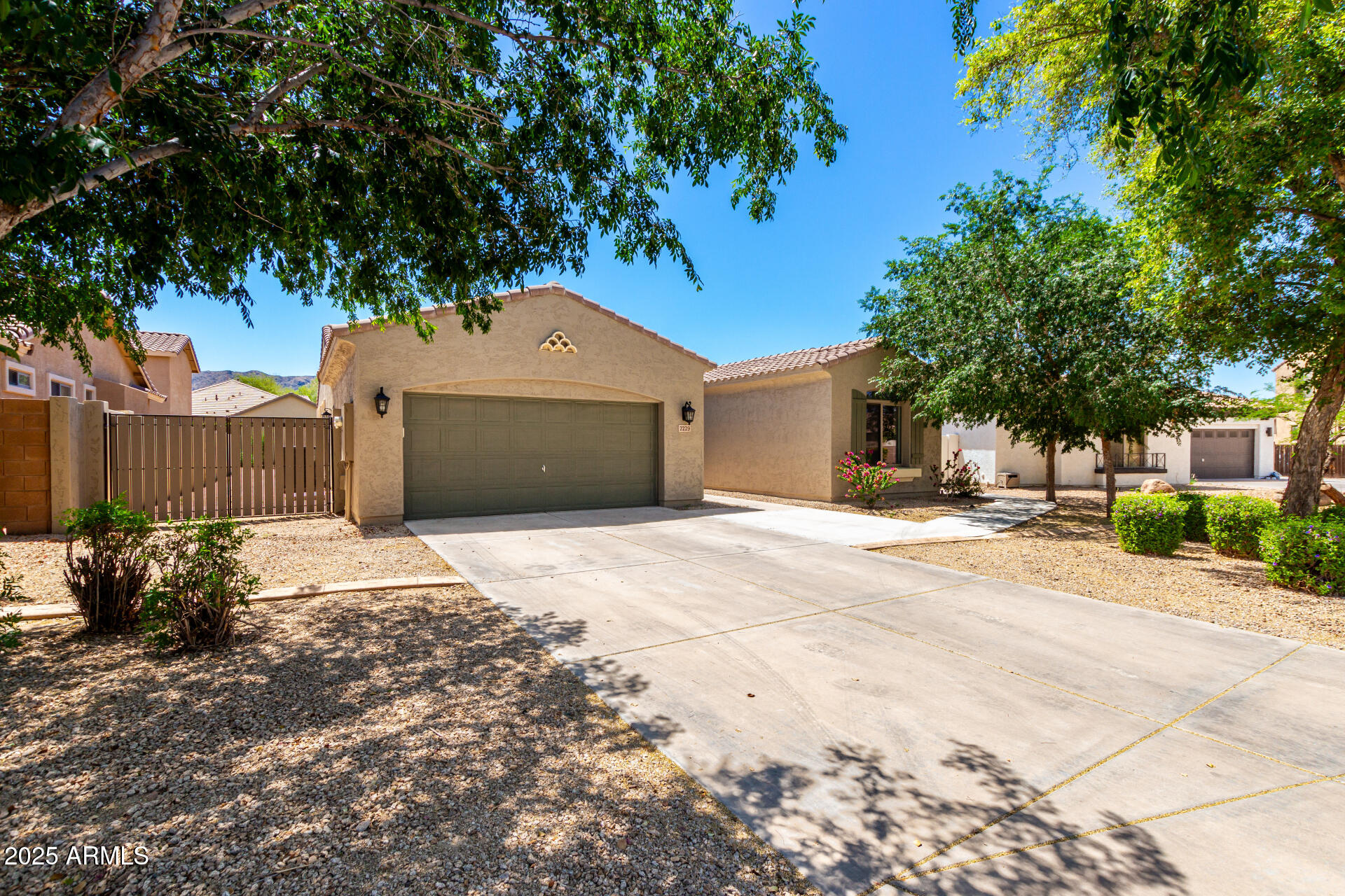 2229 W Harwell Road