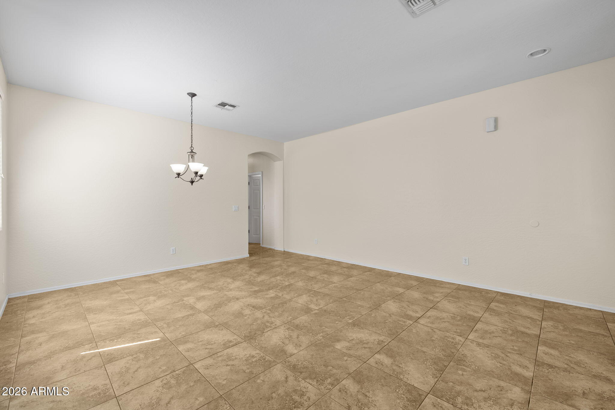 15273 W ROANOKE Avenue