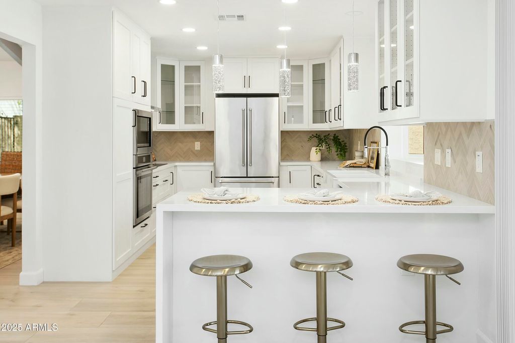 Photo of 1052 E Sandpiper Drive, Tempe, AZ 85283 (MLS # 6928086)