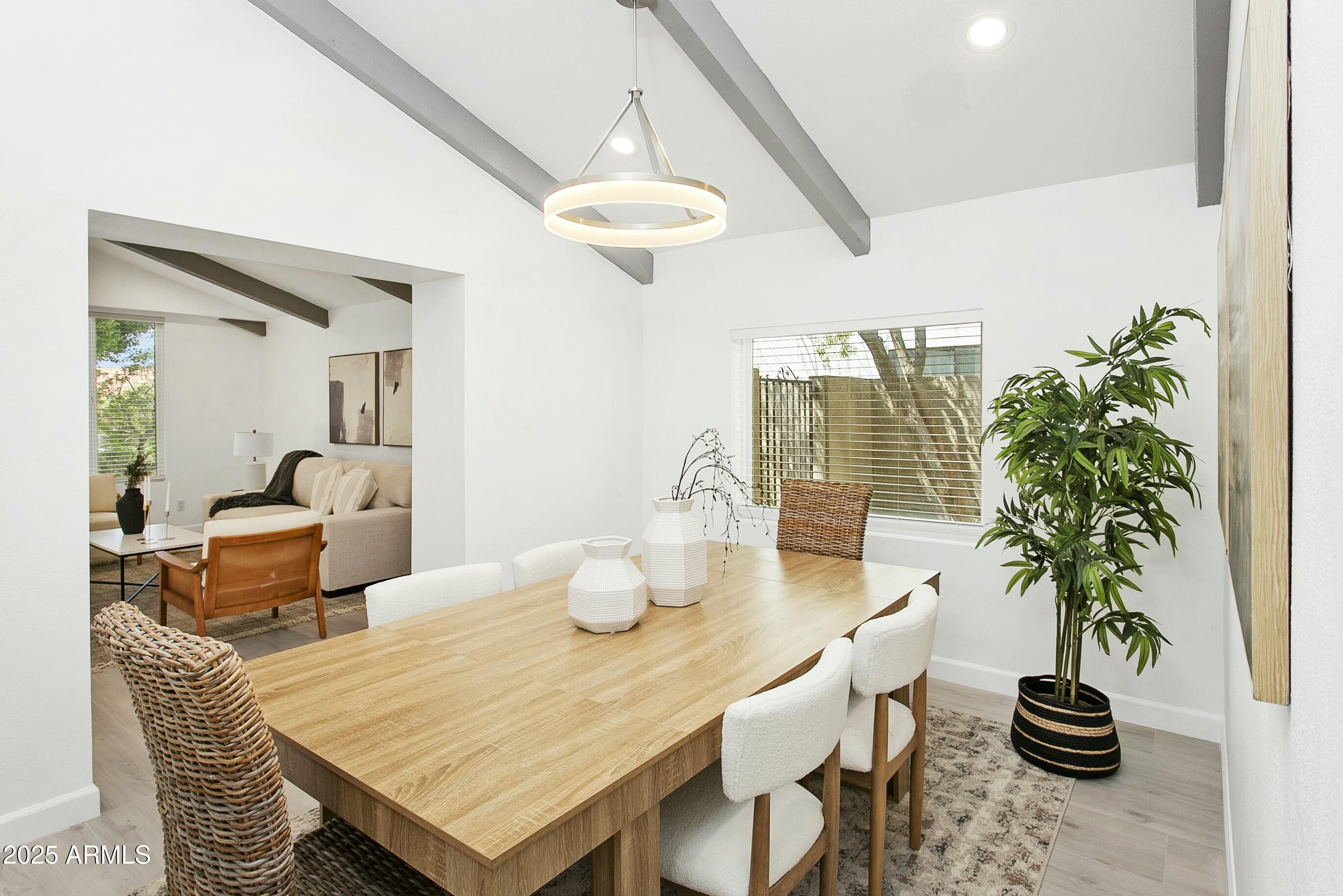 1052 E SANDPIPER Drive