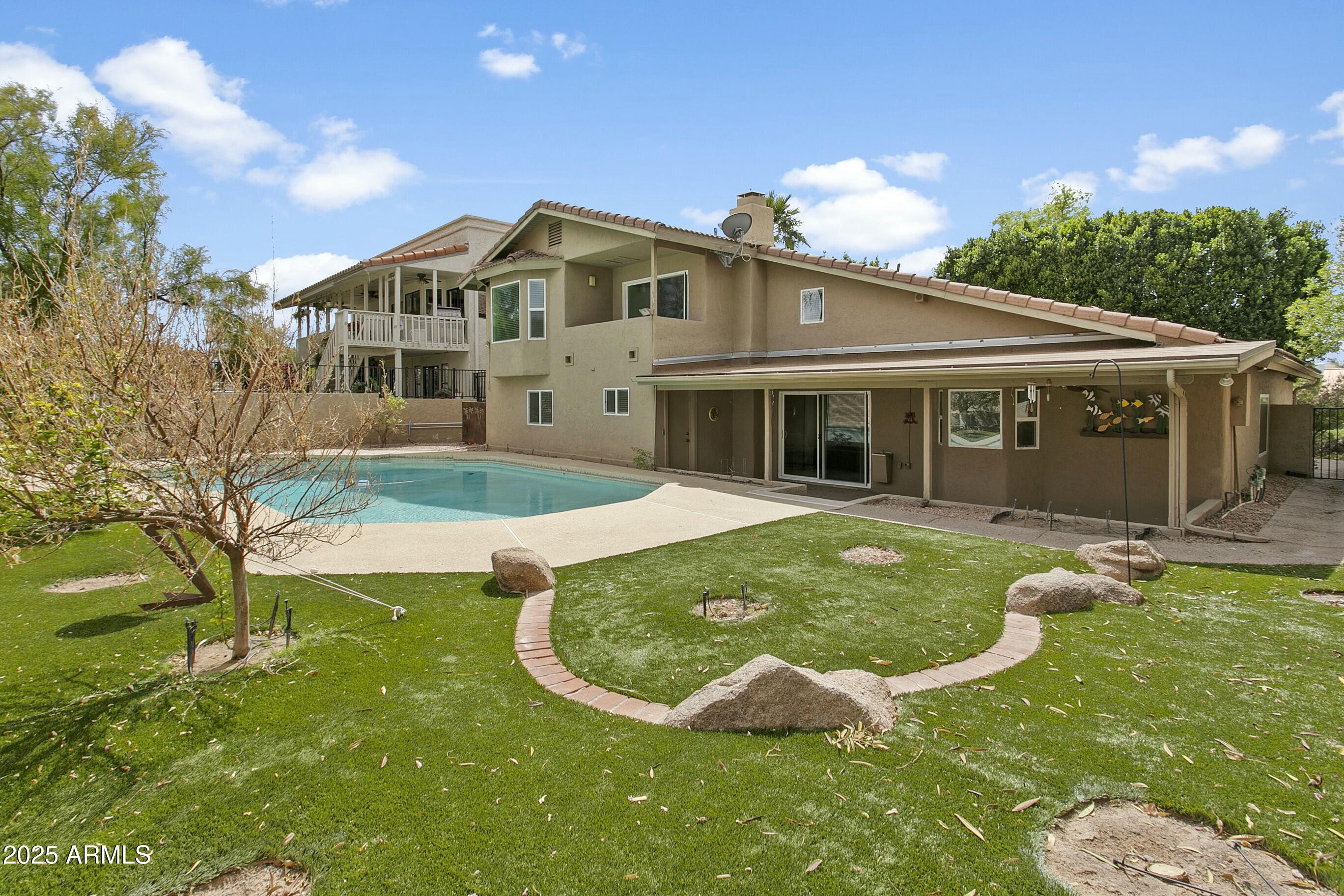 1052 E SANDPIPER Drive