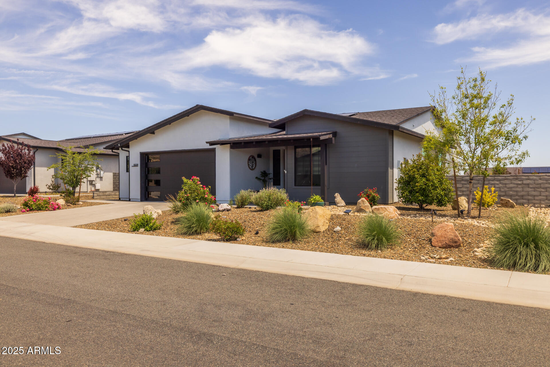5529 E KILLEN Loop