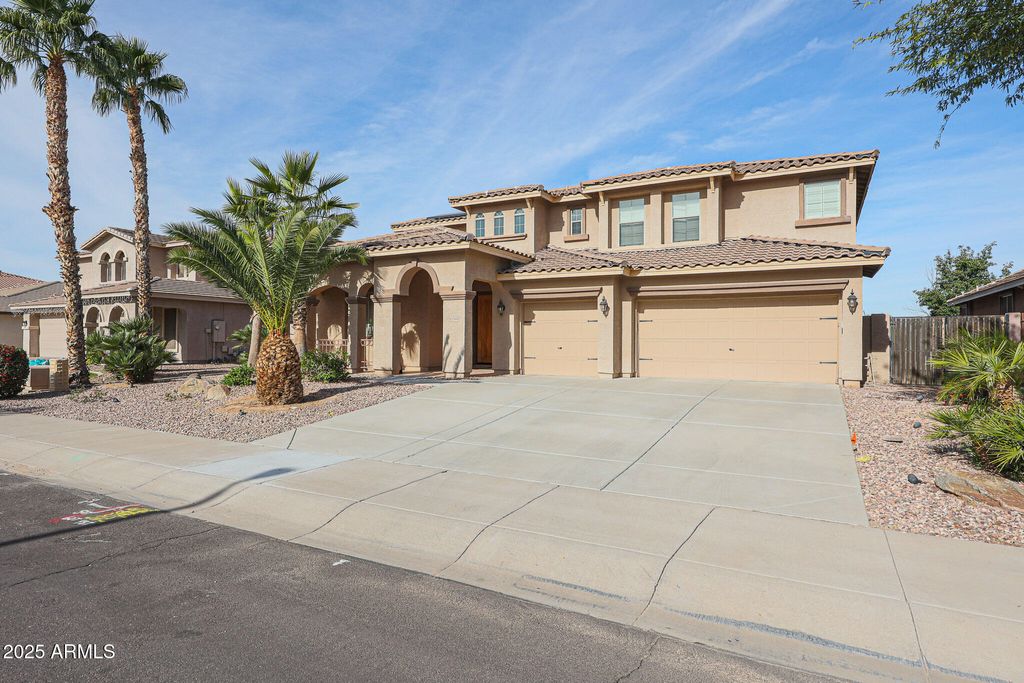 Photo of 15344 W Pierson Street, Goodyear, AZ 85395 (MLS # 6961134)