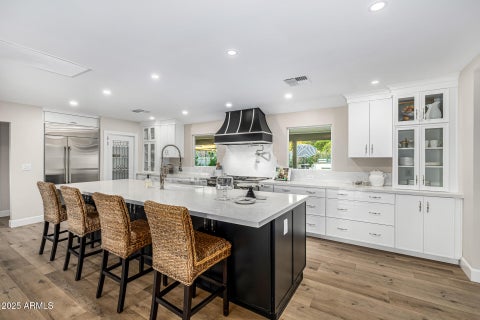Photo of 1625 Palmcroft Way SW, Phoenix, AZ 85007 (MLS # 6946282)