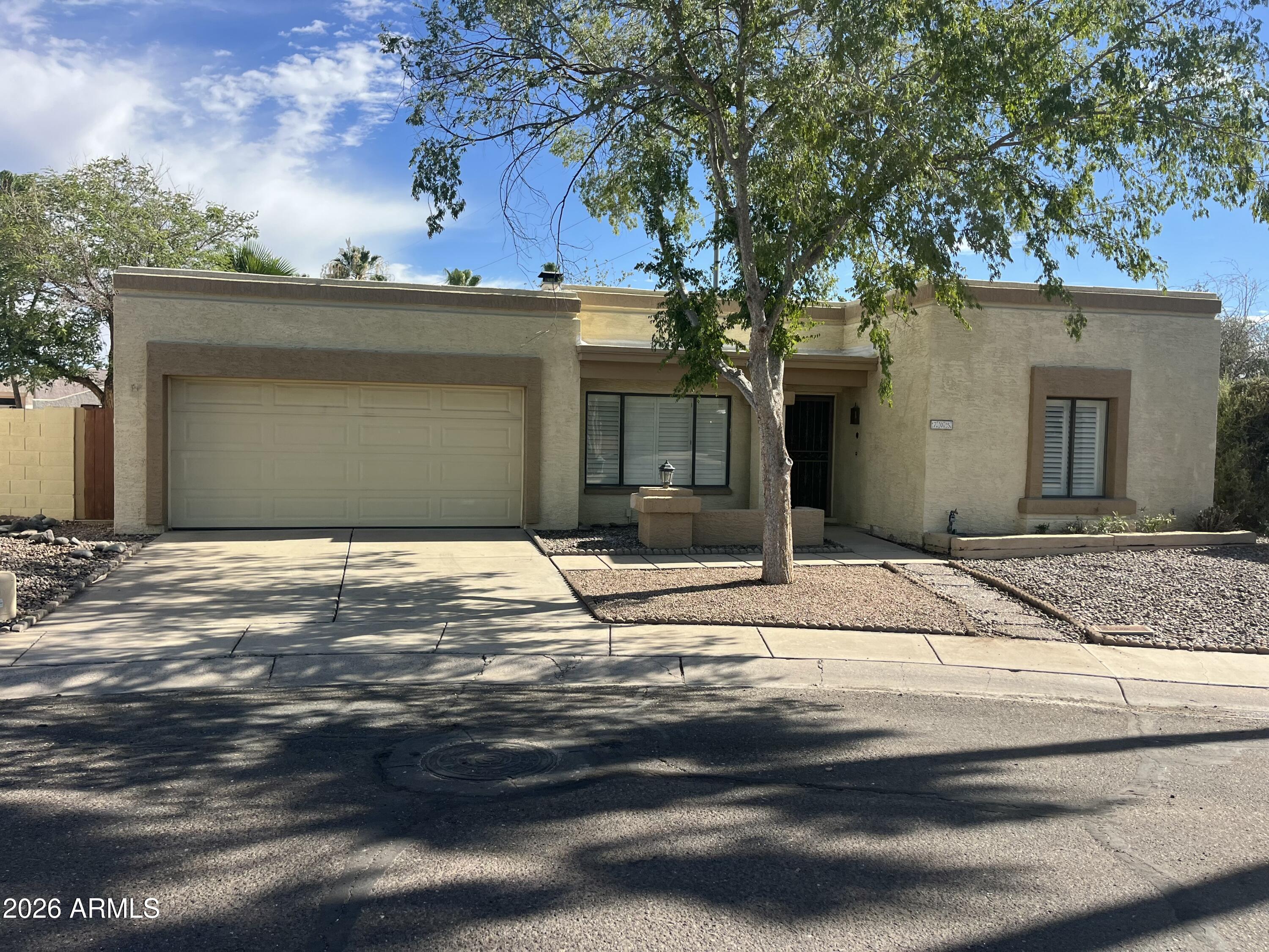 705 E MICHELLE Drive