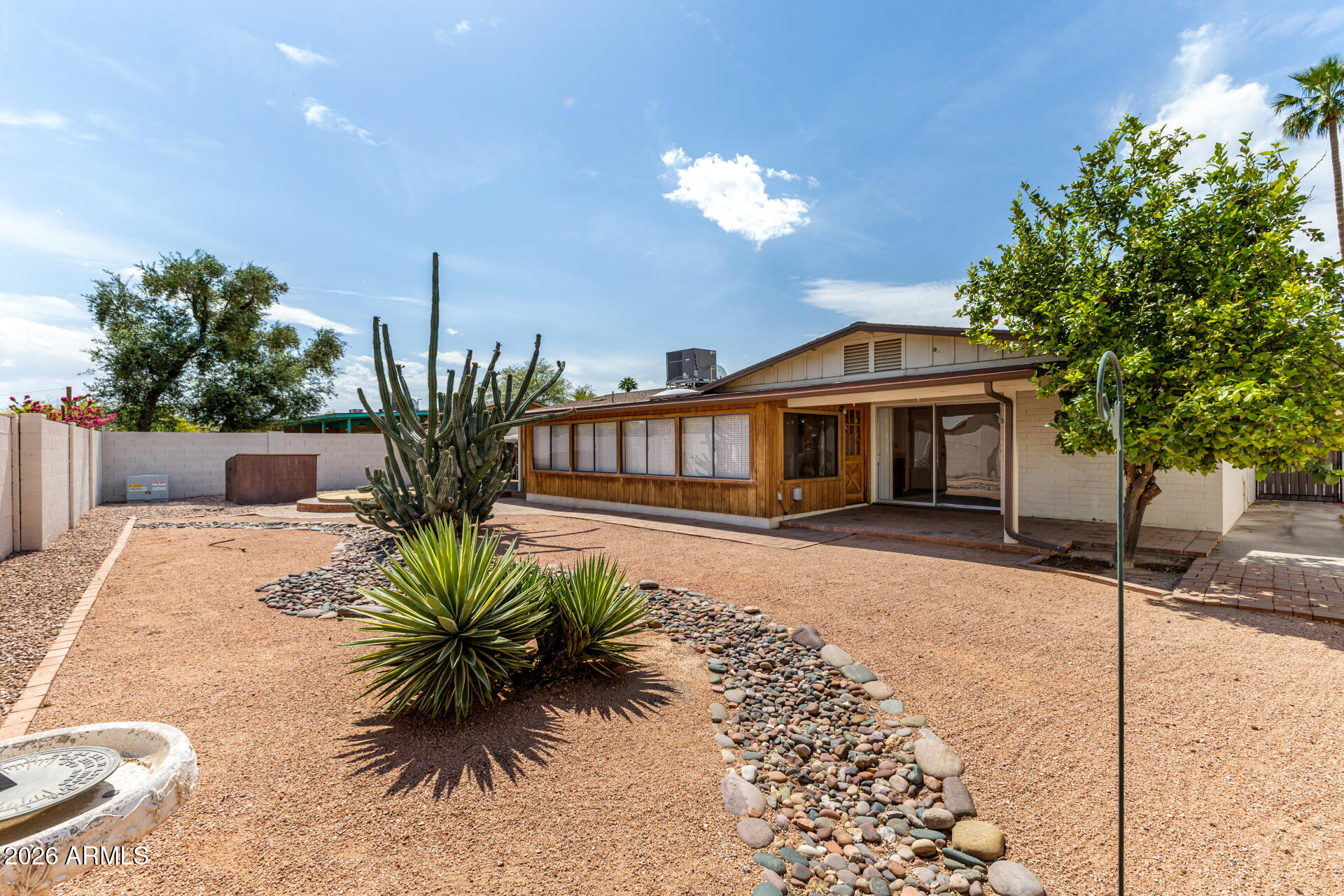 2531 W CAMPO ALEGRE Circle