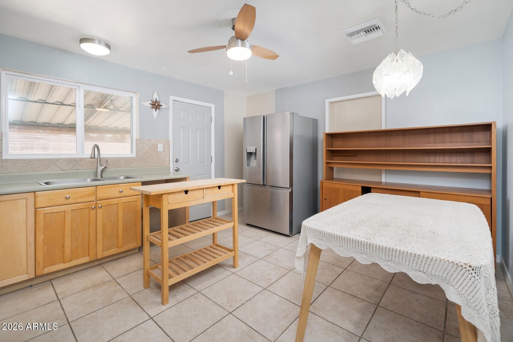 2402 N 36TH Place