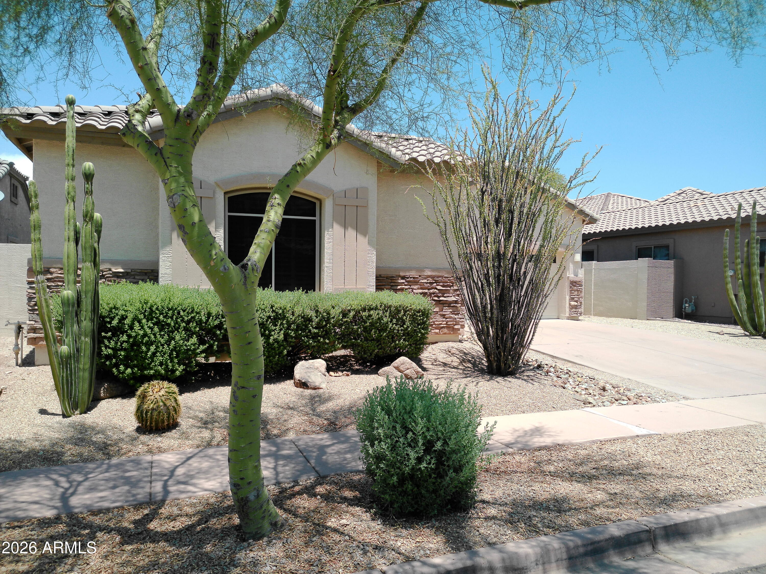 3018 W SENTINEL ROCK Road