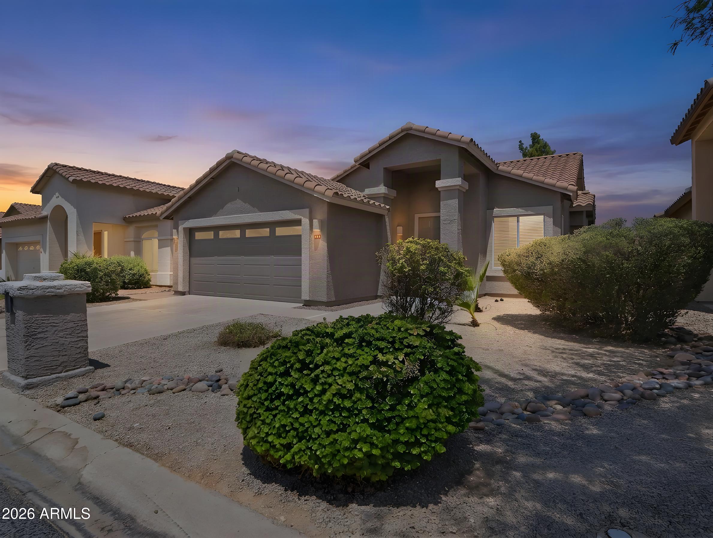 964 W FAIRWAY Drive