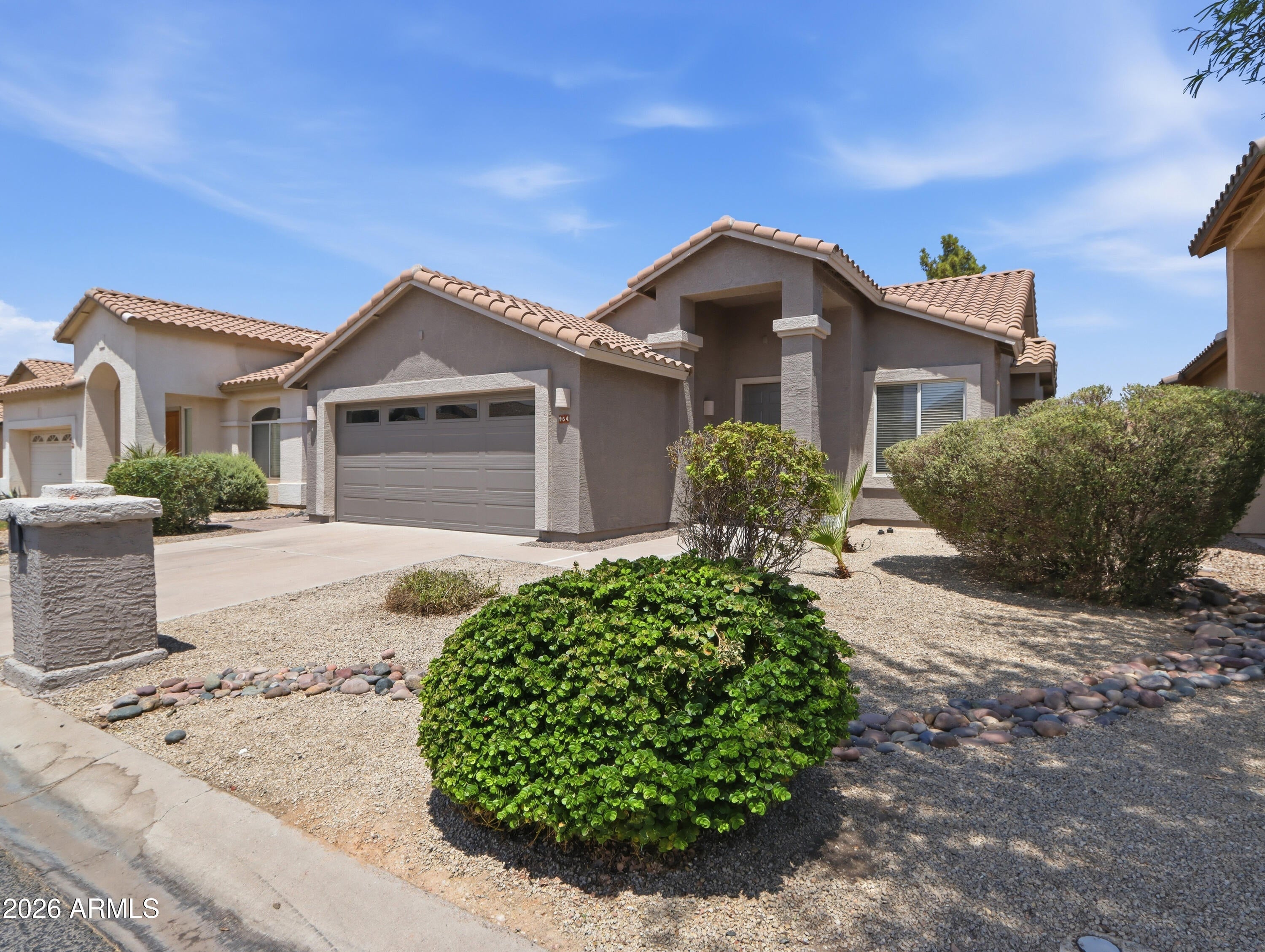 964 W FAIRWAY Drive