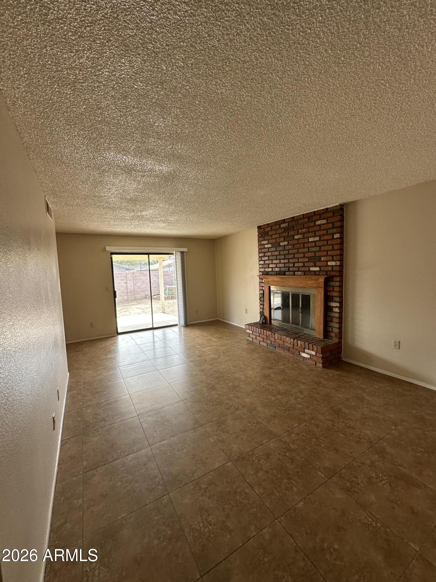 2825 W MORTEN Avenue