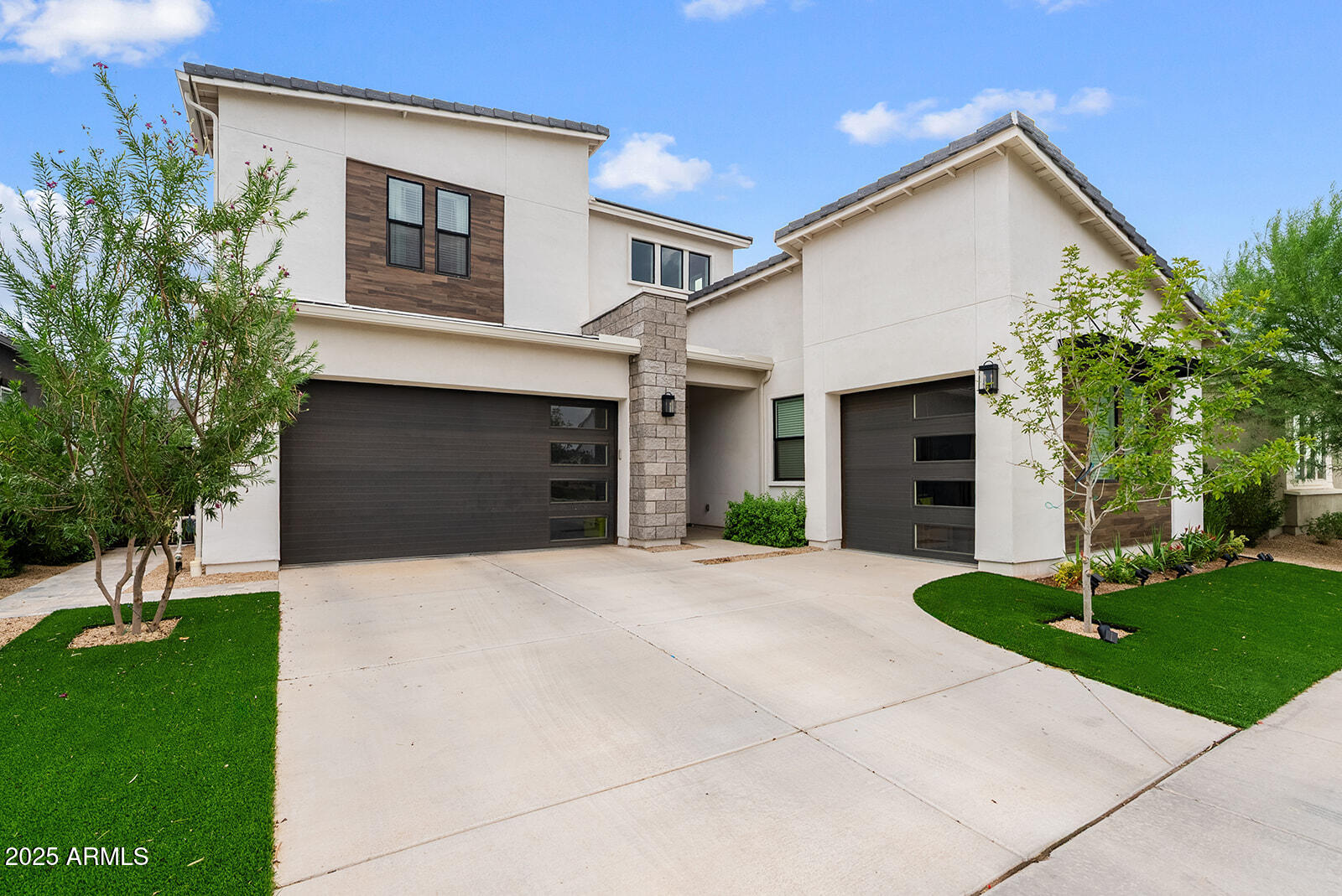 10201 E TAHOE Avenue