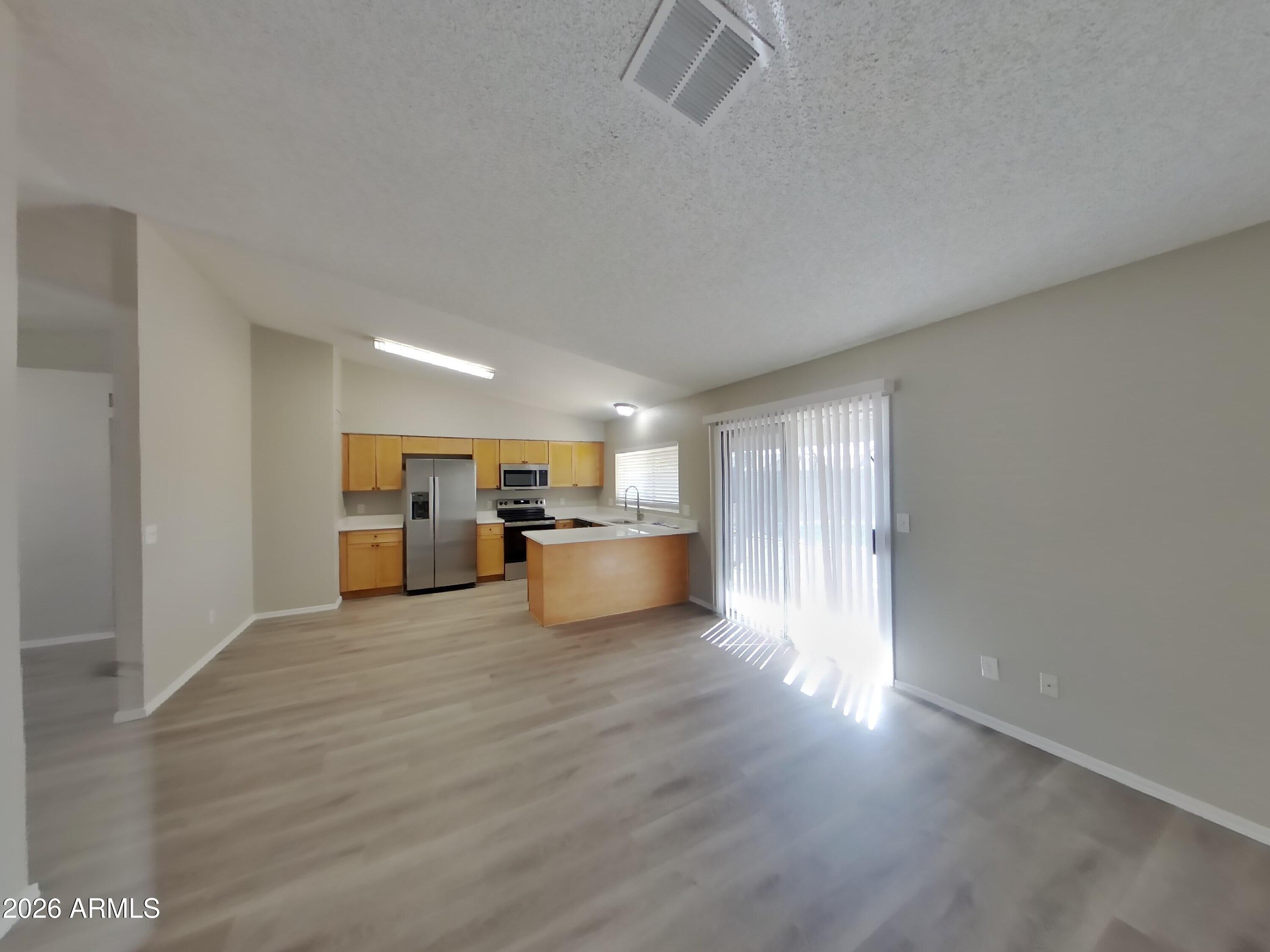 10717 W CAMPBELL Avenue