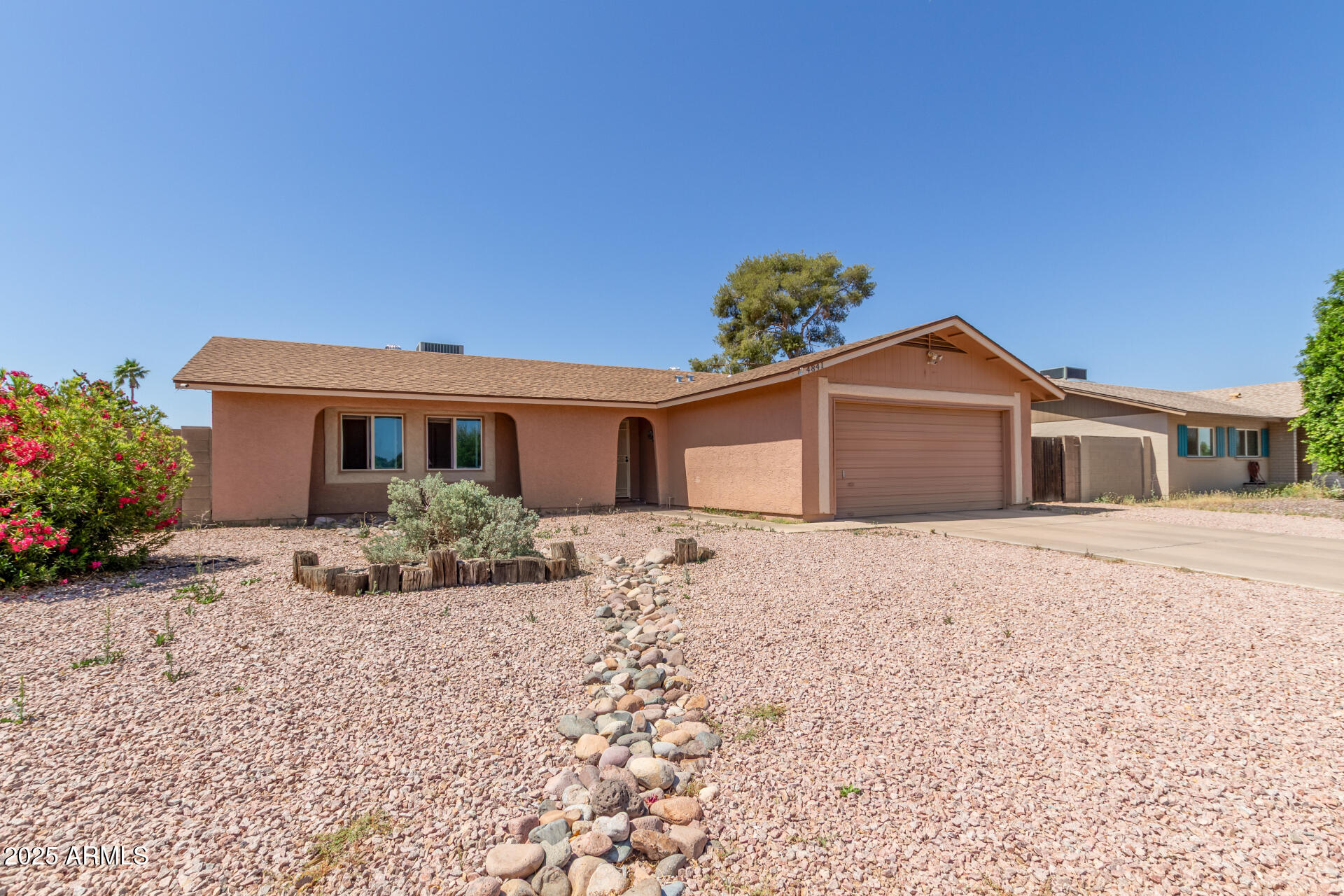 4841 W AIRE LIBRE Avenue