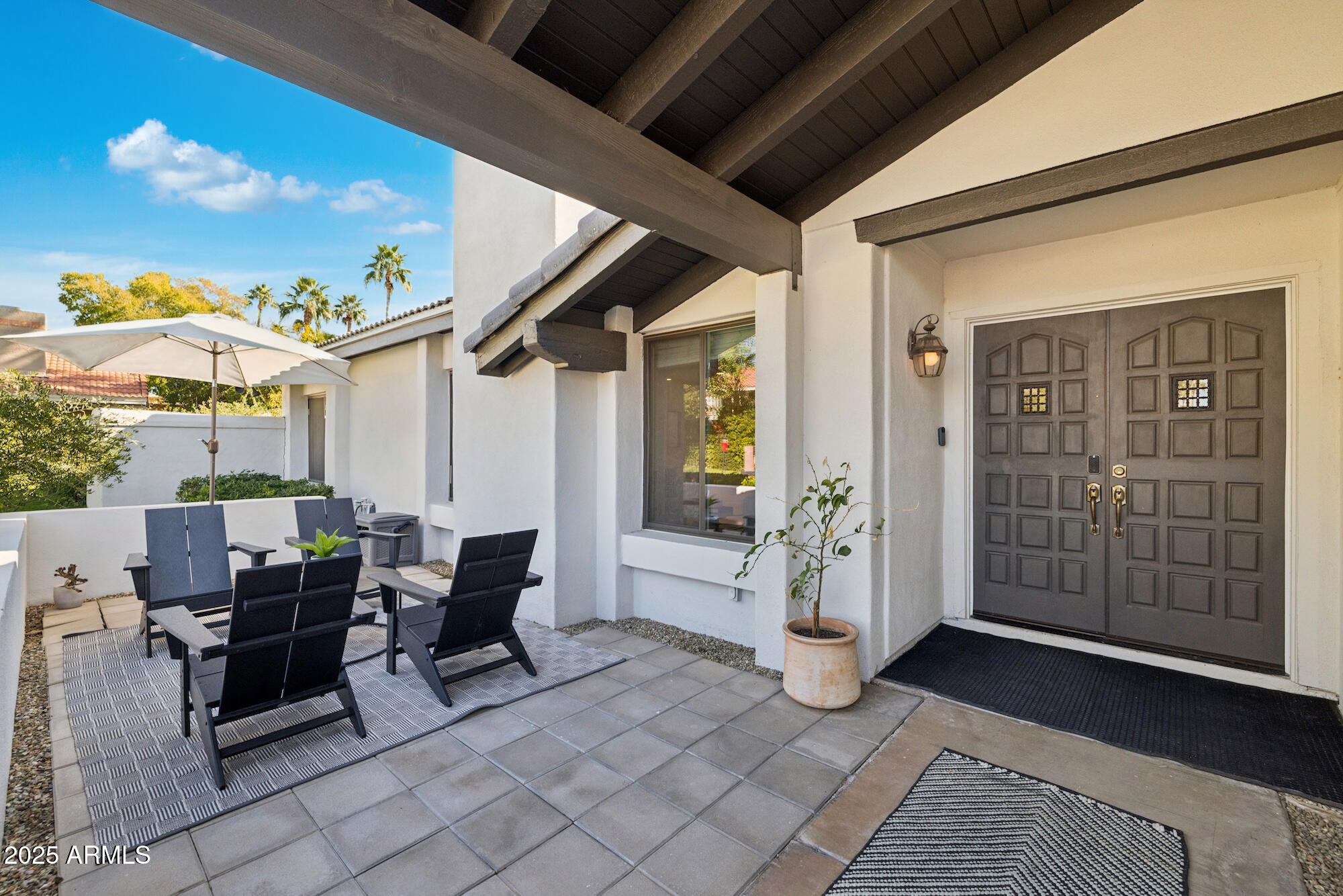 8542 N WOODLAND Court