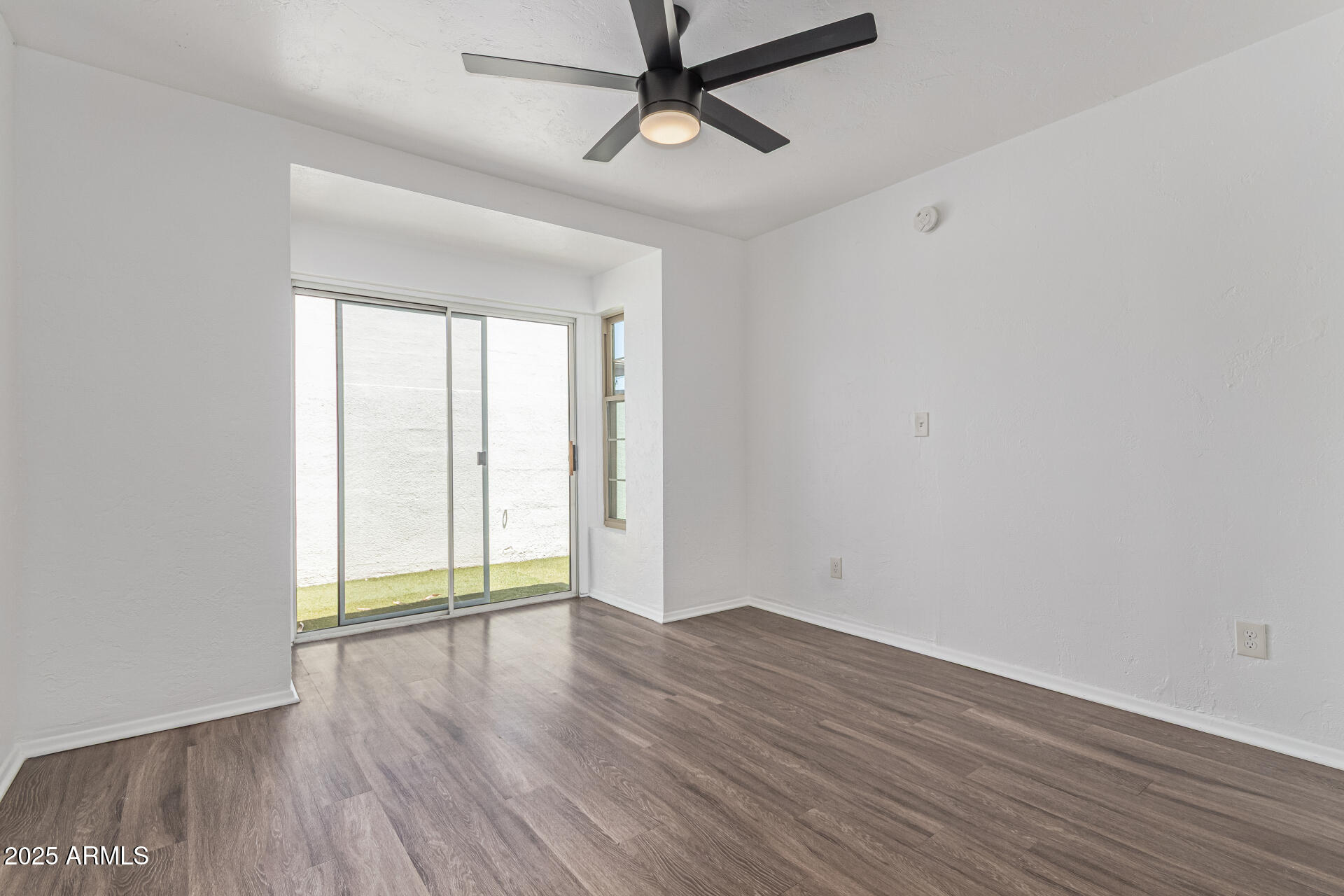 1250 E BETHANY HOME Road 4