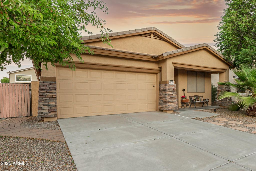 Photo of 15276 W Edgemont Avenue, Goodyear, AZ 85395 (MLS # 6918931)