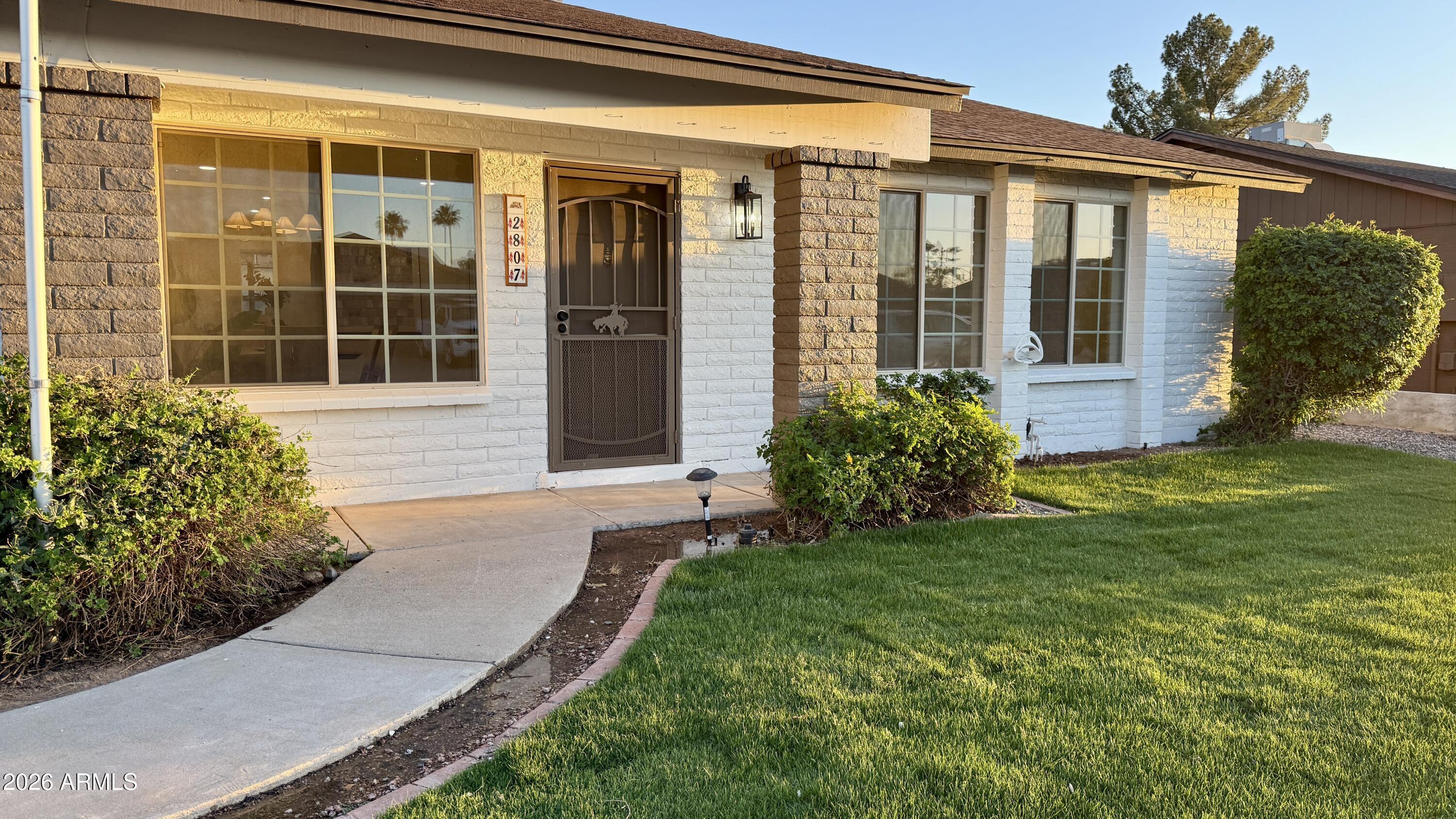 2807 W CHARLESTON Avenue