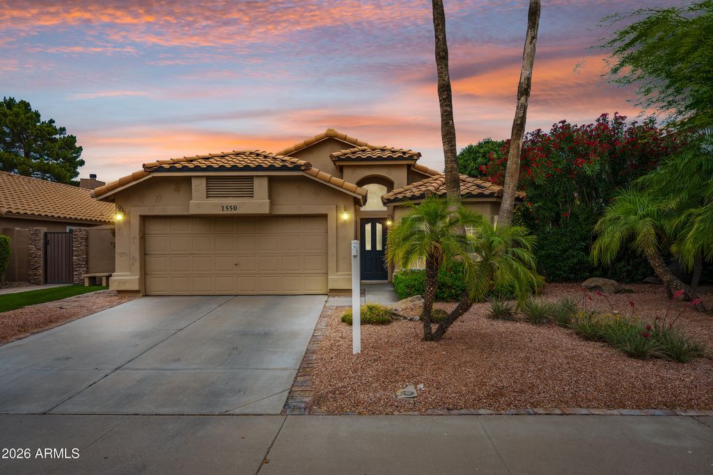 Photo of 1550 W Maplewood Street, Chandler, AZ 85286 (MLS # 7015000)