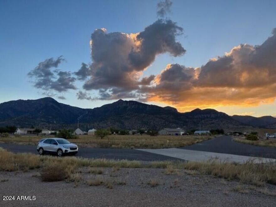 What a great opportunity to own this lot in a new subdivision with a paved road and million dollar views! Lot has power, water and natural gas!!!! Don't miss out to build your dream home!!!