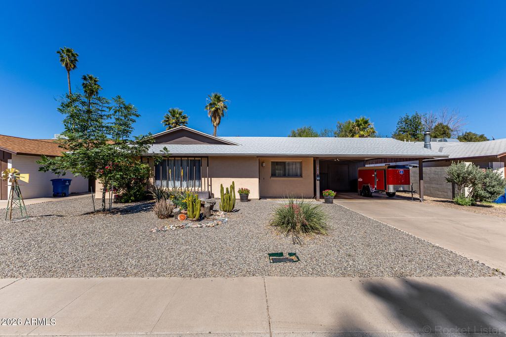 Photo of 1068 E Frost Drive, Tempe, AZ 85282 (MLS # 7001063)
