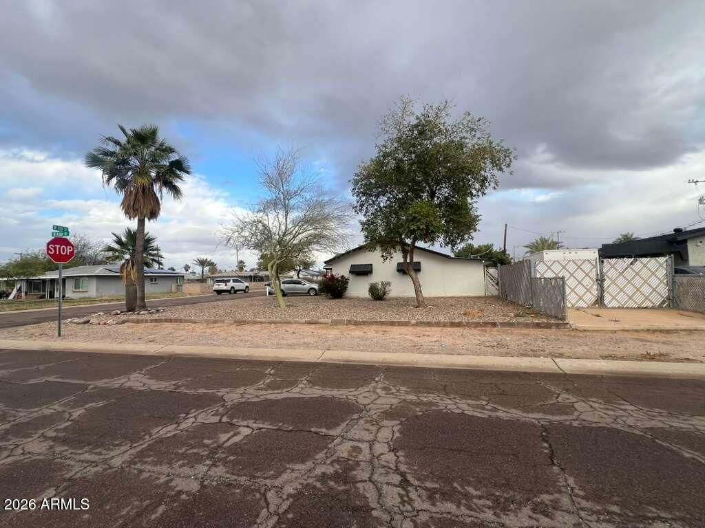 Photo of 223 W 11th Street, Casa Grande, AZ 85122 (MLS # 6987039)