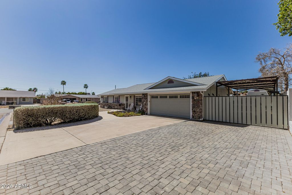 Photo of 690 S Copper Drive, Apache Junction, AZ 85120 (MLS # 6991013)