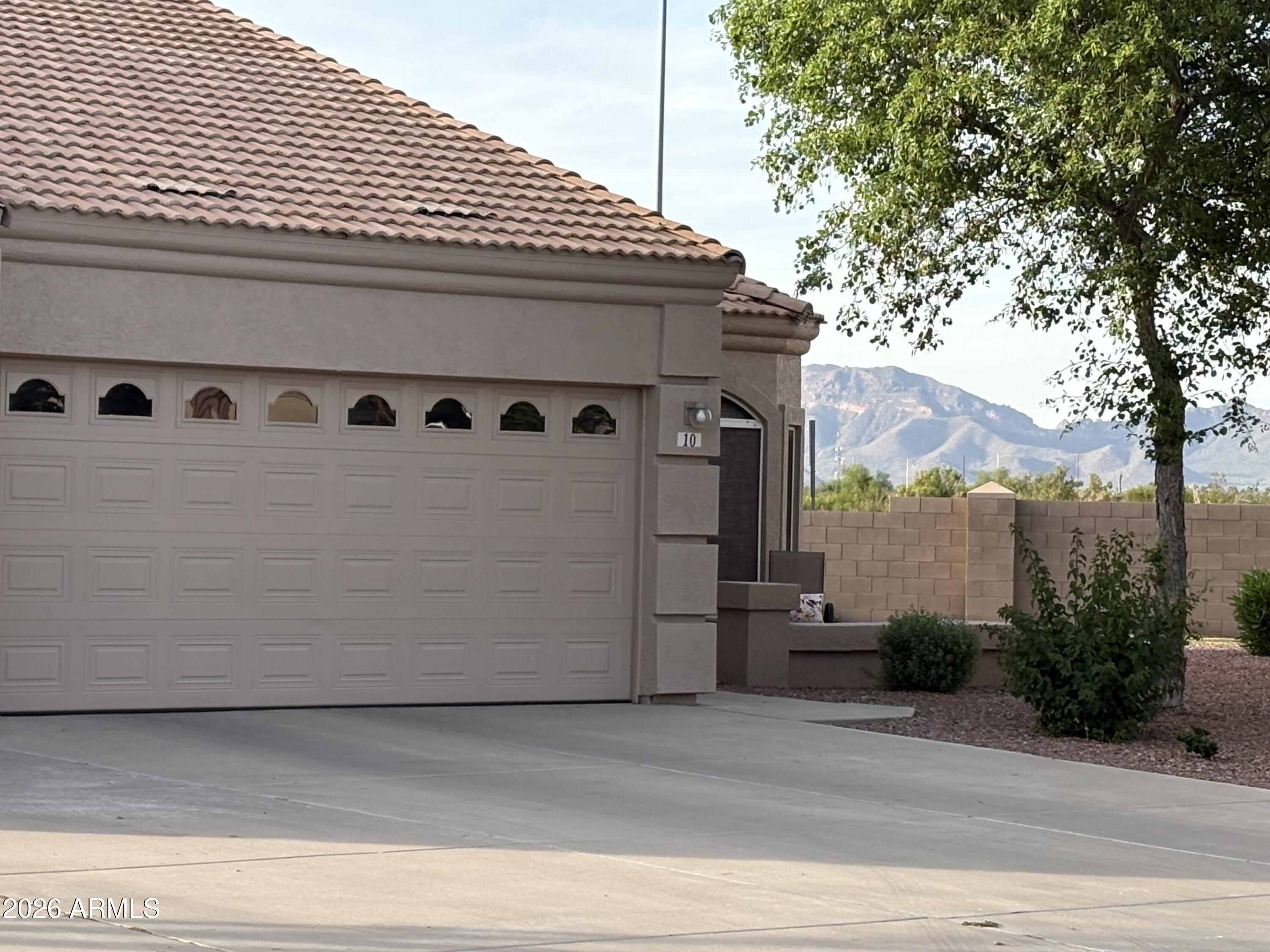 2101 S YELLOW WOOD -- 10