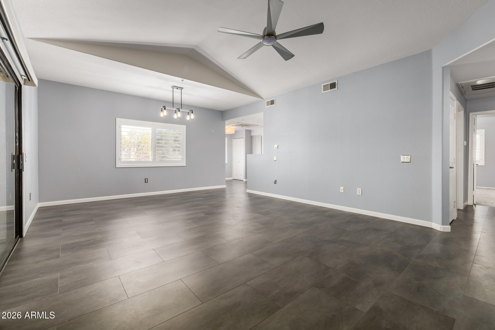 9555 E RAINTREE Drive 2055