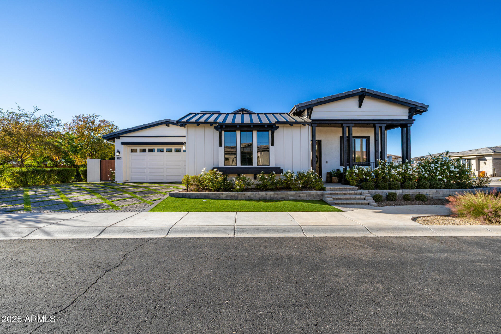 6624 S LAS SETAS Street