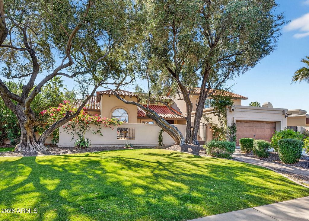 Photo of 9889 E Topaz Drive, Scottsdale, AZ 85258 (MLS # 6970907)