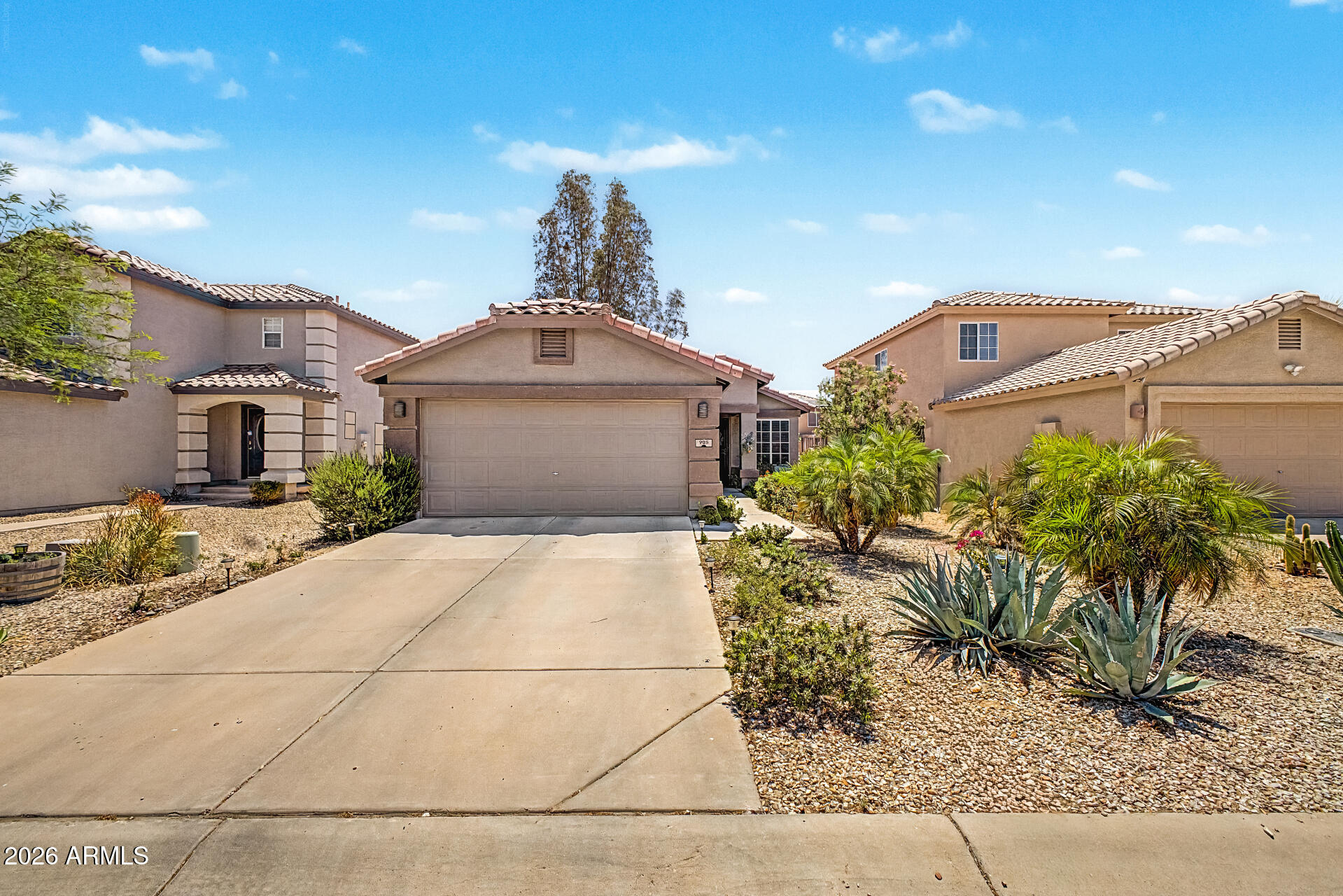 985 E STARDUST Way