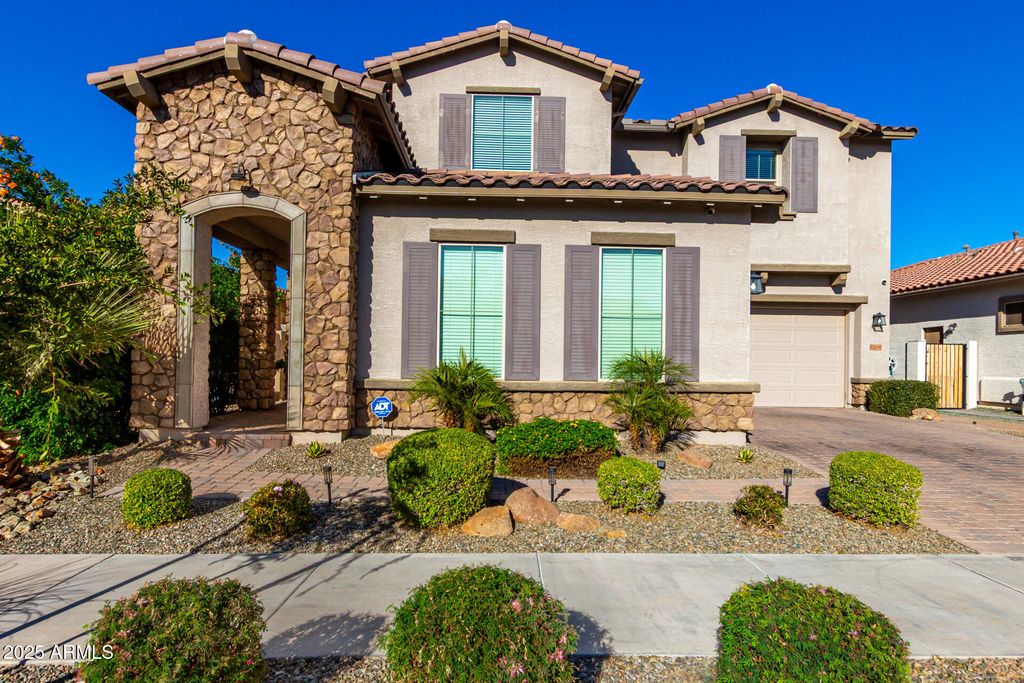 Photo of 22630 E Lawndale Place, Queen Creek, AZ 85142 (MLS # 6944424)