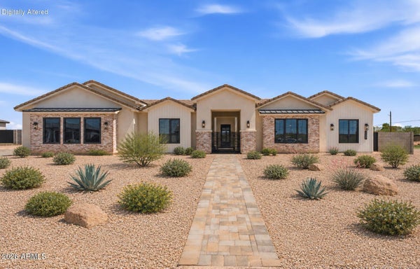 608 E LEISURE LN, PHOENIX, AZ 85086 - Image 44299e1fa7bb68d42bc32abb71fbd952/2394254936