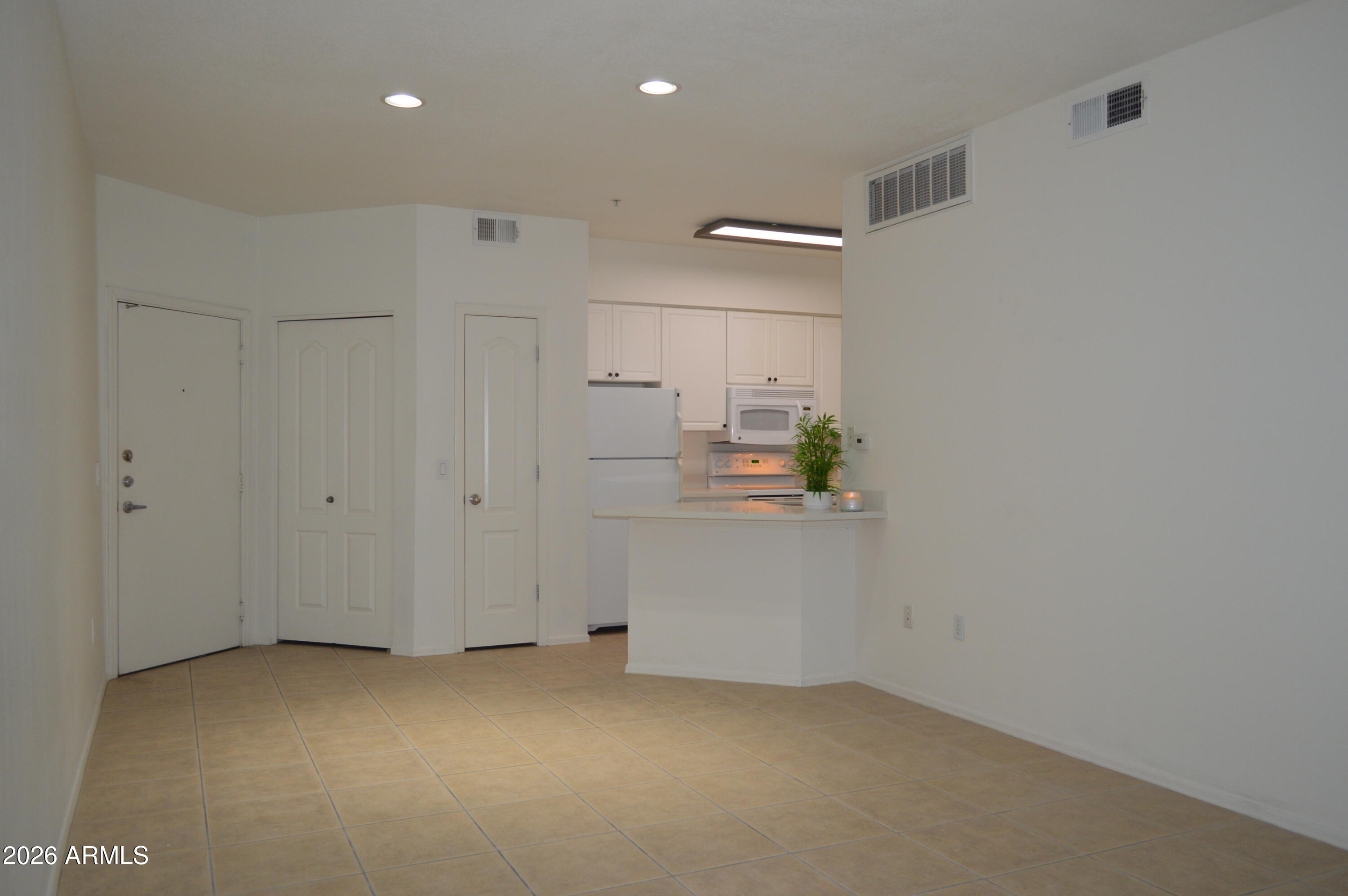1701 E COLTER Street 191