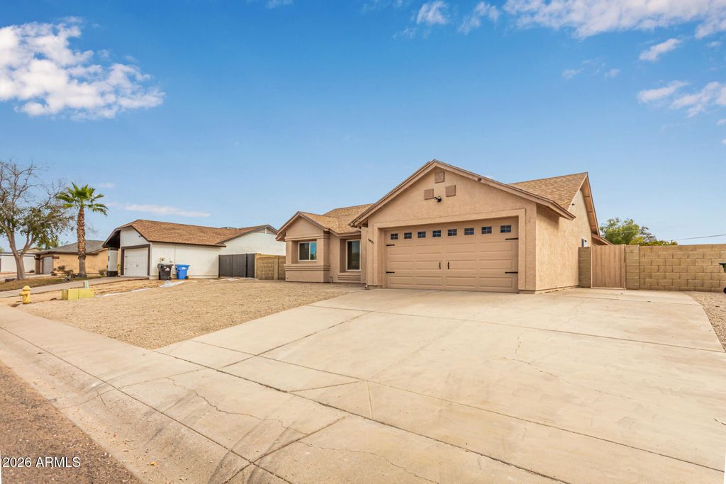 Photo of 19027 N 7th Drive, Phoenix, AZ 85027 (MLS # 6974230)