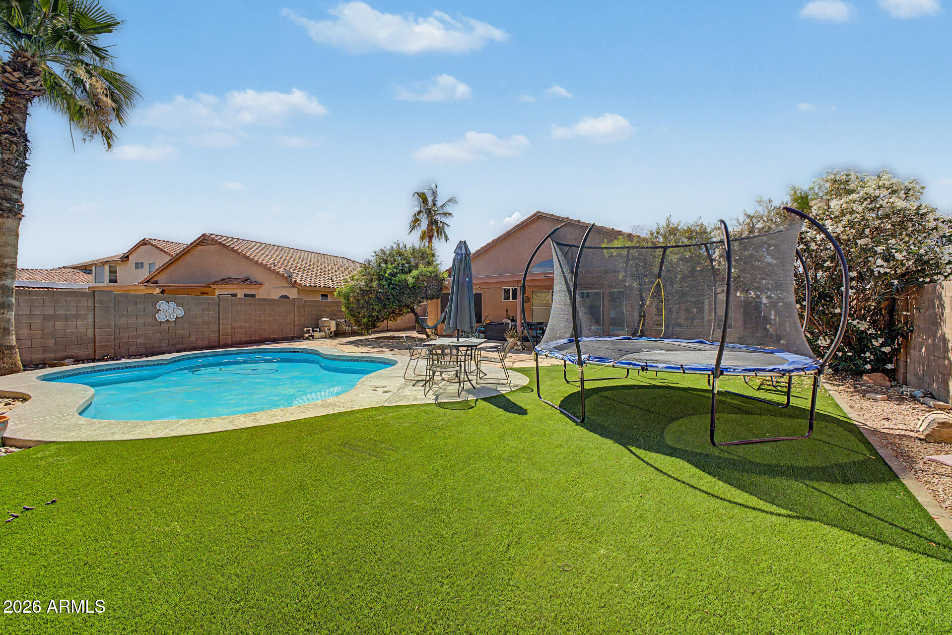 1732 W BUTLER Drive