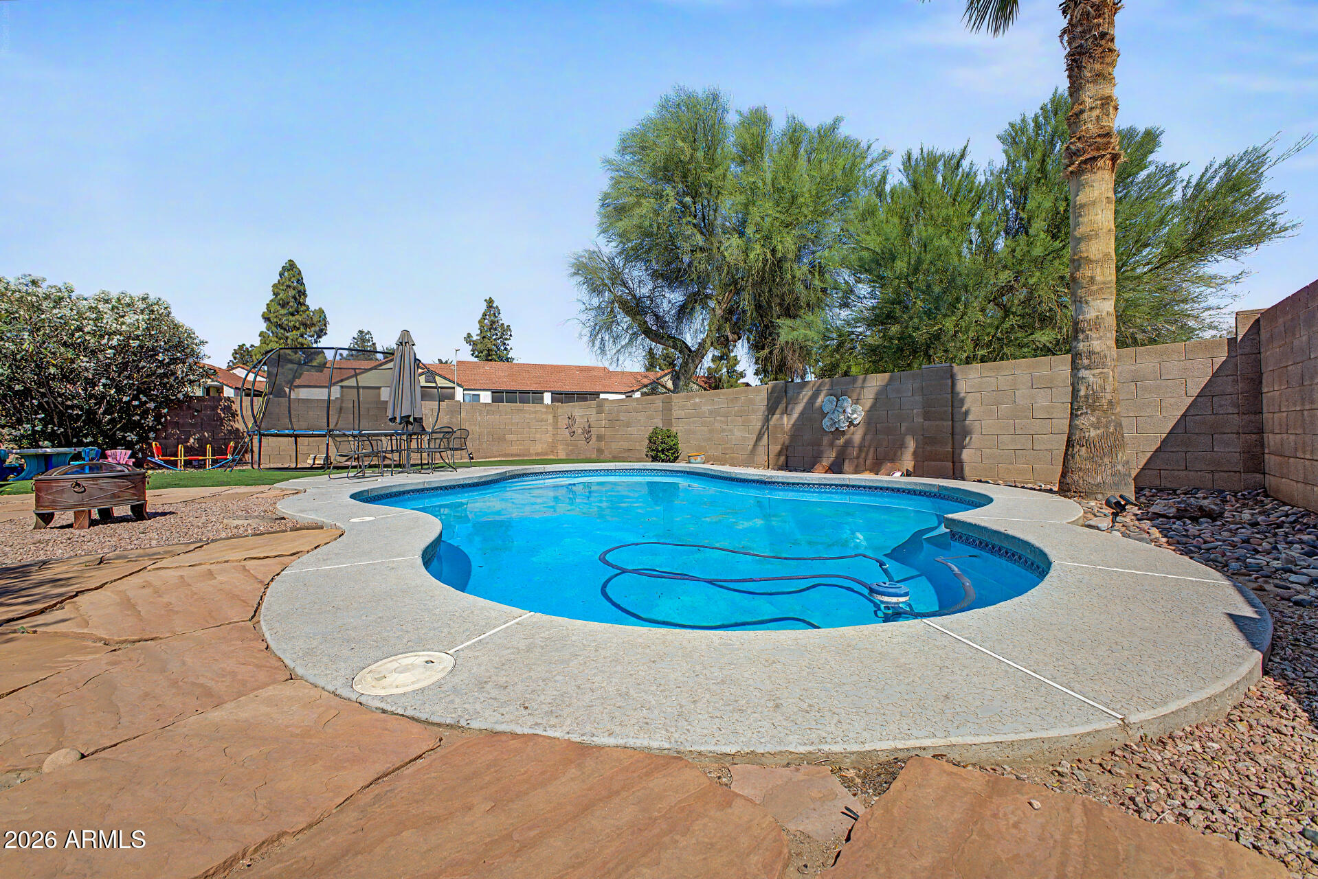 1732 W BUTLER Drive