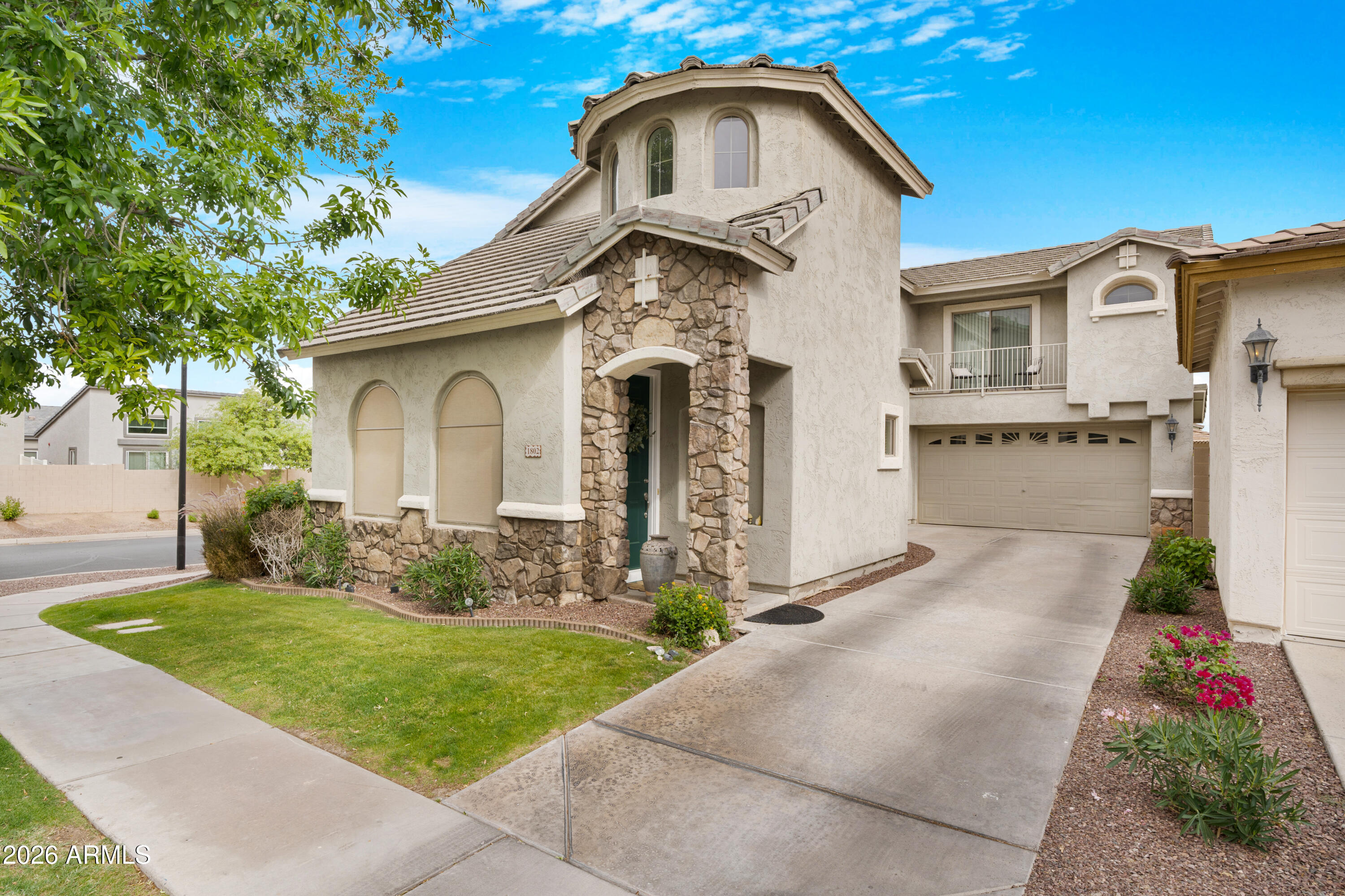 1802 E DONNER Drive