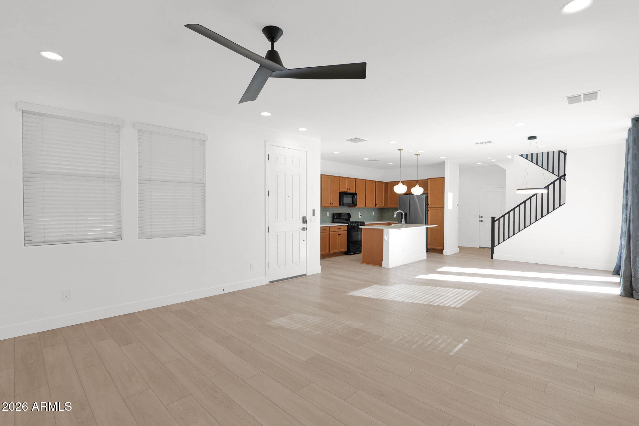 5819 W PUEBLO Avenue