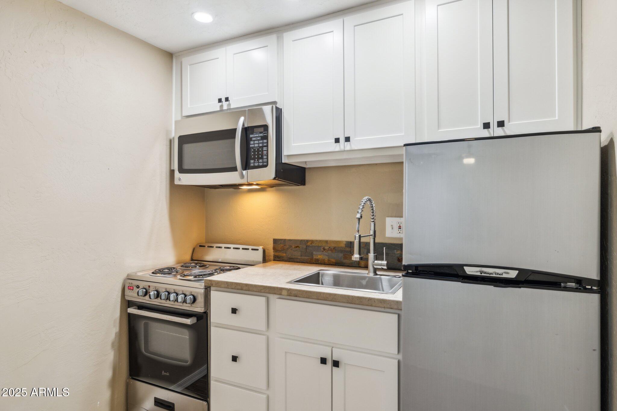 518 E Roanoke Avenue Apt 4