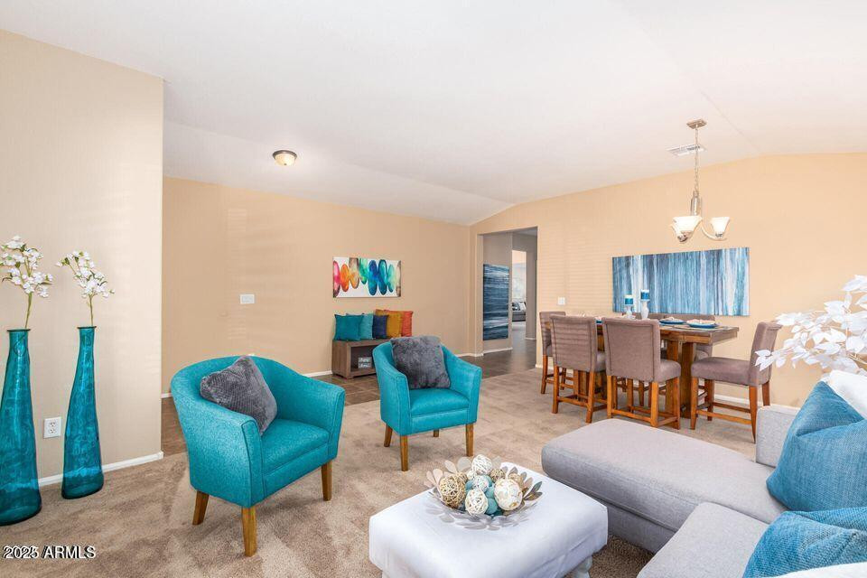 632 E Mule Train Trail