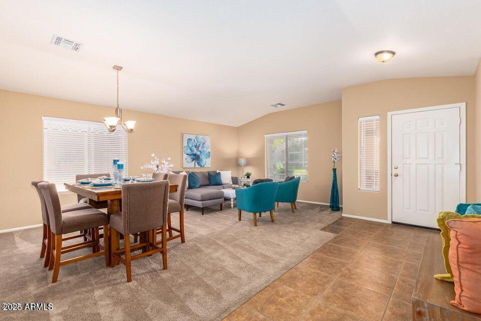 632 E Mule Train Trail