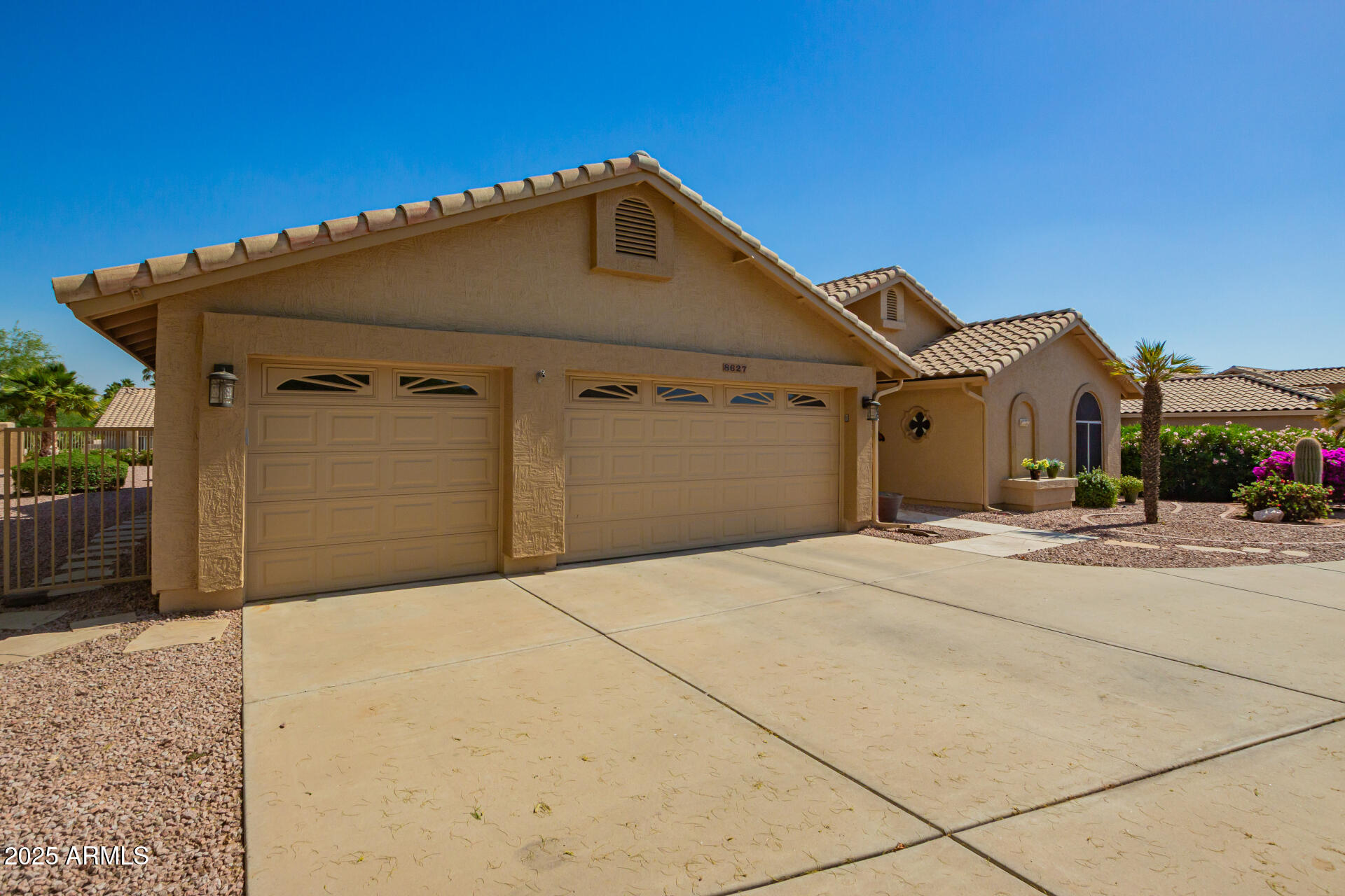 8627 W MORROW Drive