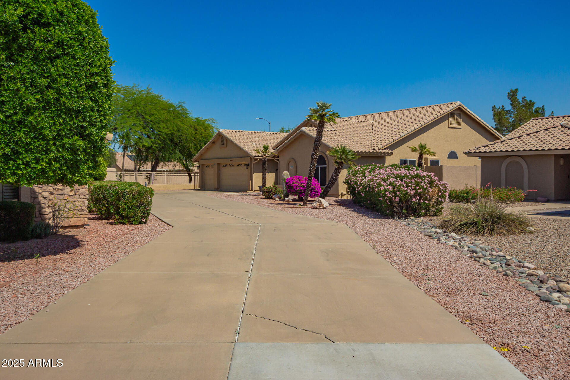 8627 W MORROW Drive