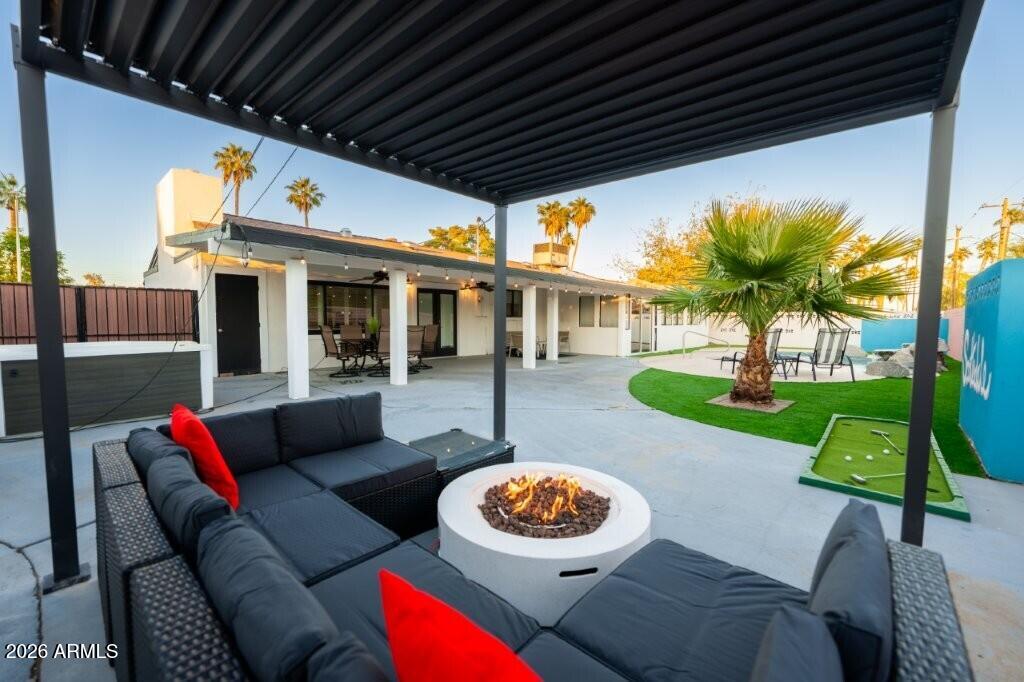 8331 E MEADOWBROOK Avenue