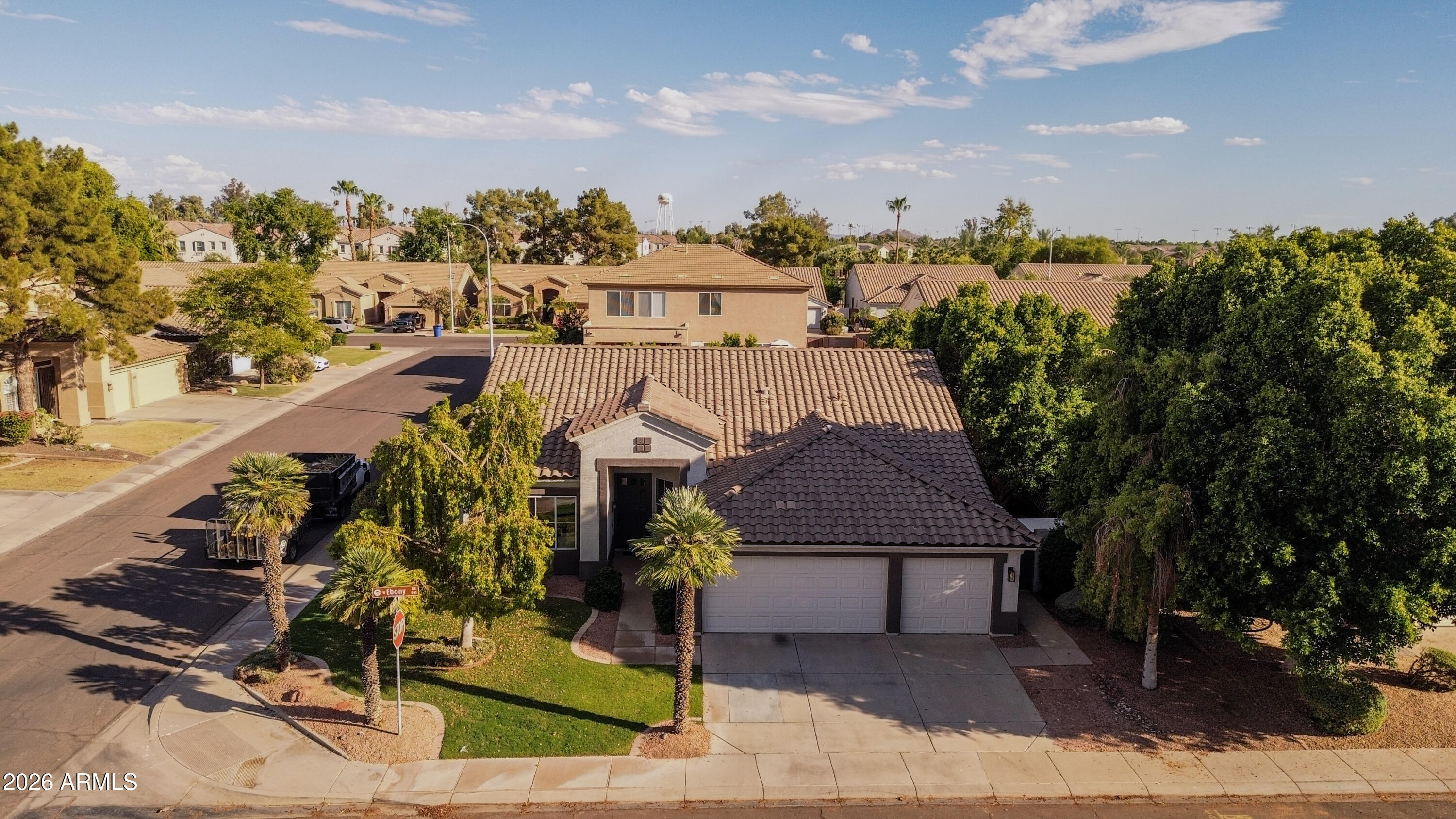 897 W EBONY Drive